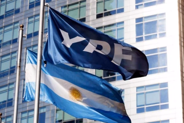¿Cuál es el patrimonio neto de YPF?
