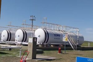 AEROPLANTA YPF AVIACIÓN (SANT/TUC)