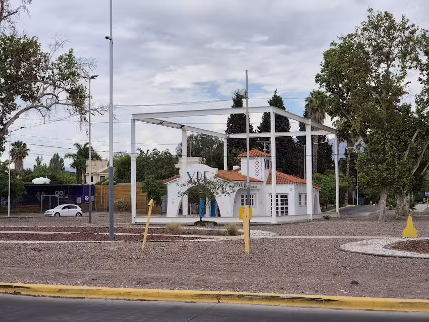 Antigua estación de servicio YPF de Epoca (patrimonio)