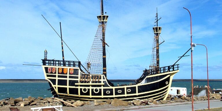 Puerto San Julián: Cuna del Mito Patagónico