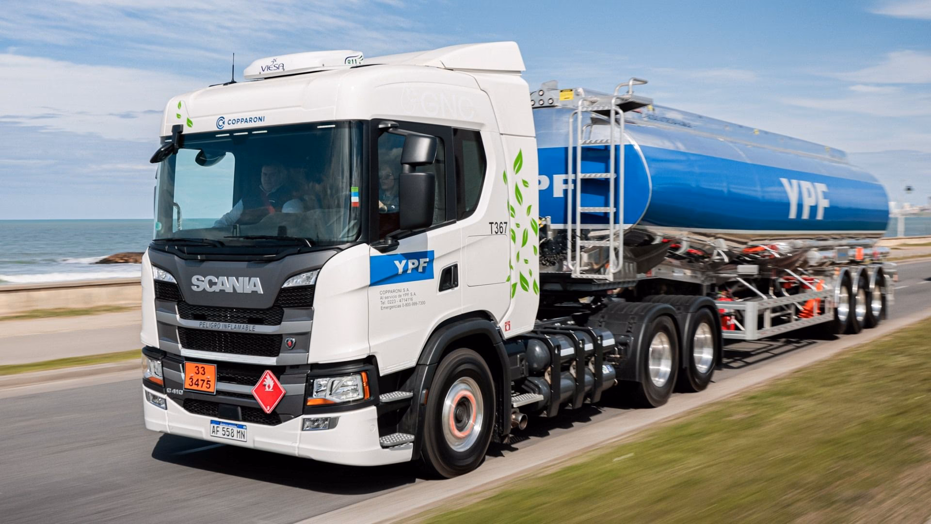 ¿Cómo se llama el camión que lleva nafta?