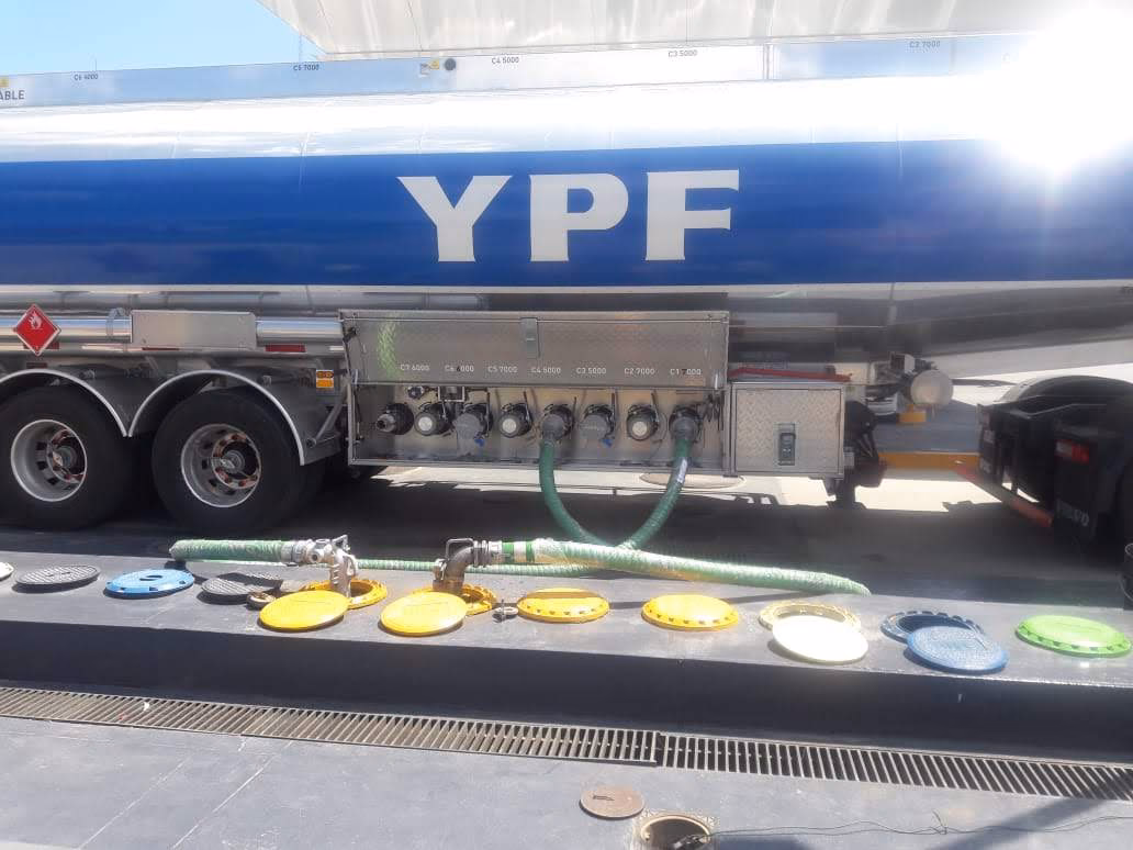 ¿Qué permiso necesito para conducir un camión cisterna?