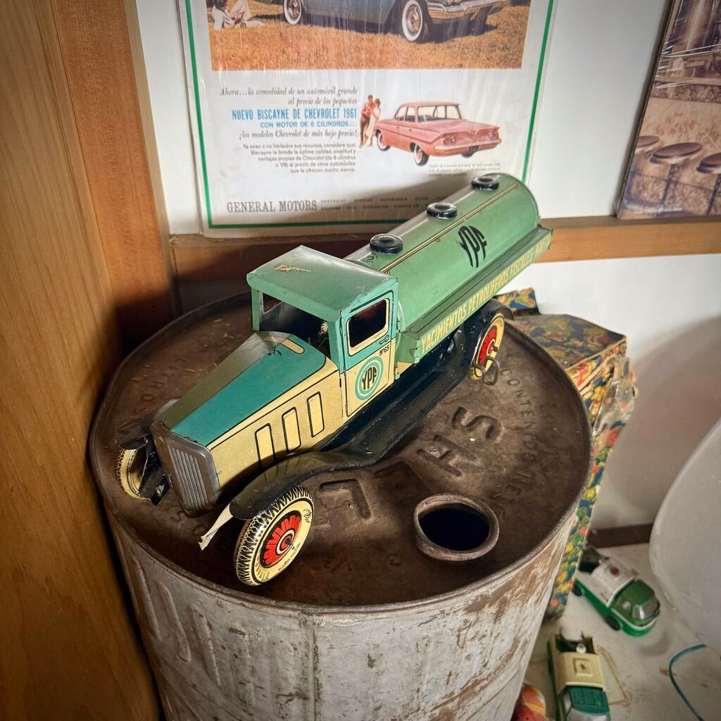 ¿Cuántos son los camiones dorados de YPF?