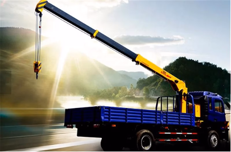 ¿Cómo se llaman los camiones que tienen un brazo hidráulico?