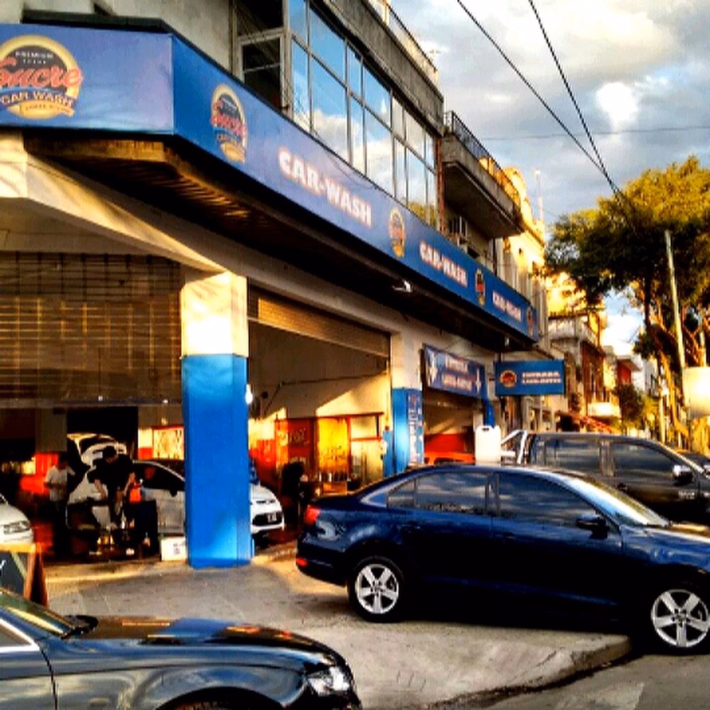 ¿Quién es Carlos Casares?