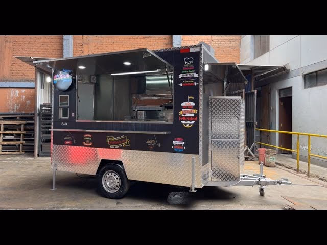 YPF: Más Allá del Combustible, Sabor en Movimiento