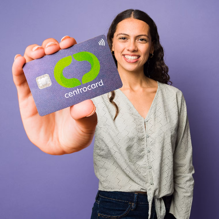¿Cómo puedo solicitar la tarjeta Centrocard?