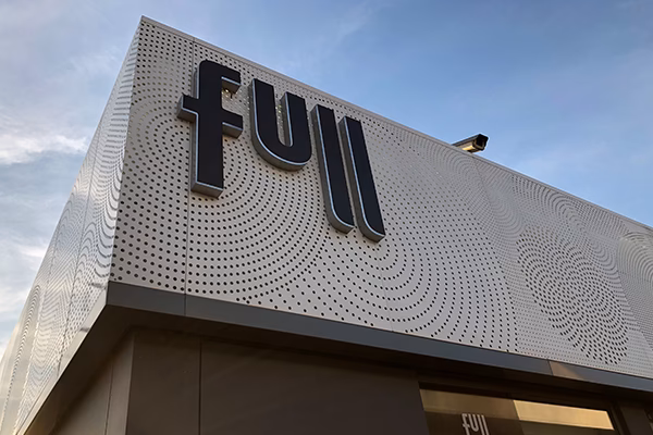 ¿Cómo se llama la chapa con agujeros?