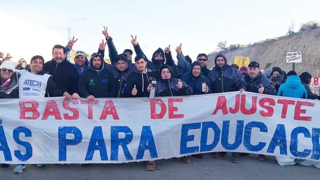 Salarios Docentes en Chubut: Aumento y Novedades