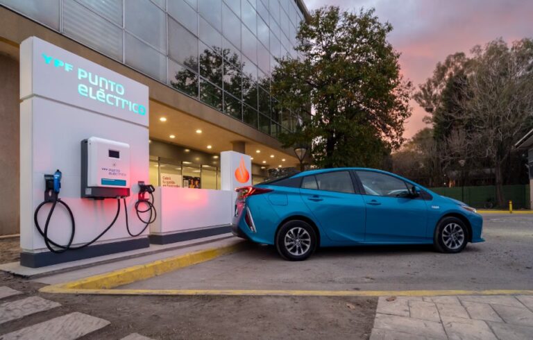 YPF: Energía para tu viaje y para tu celular