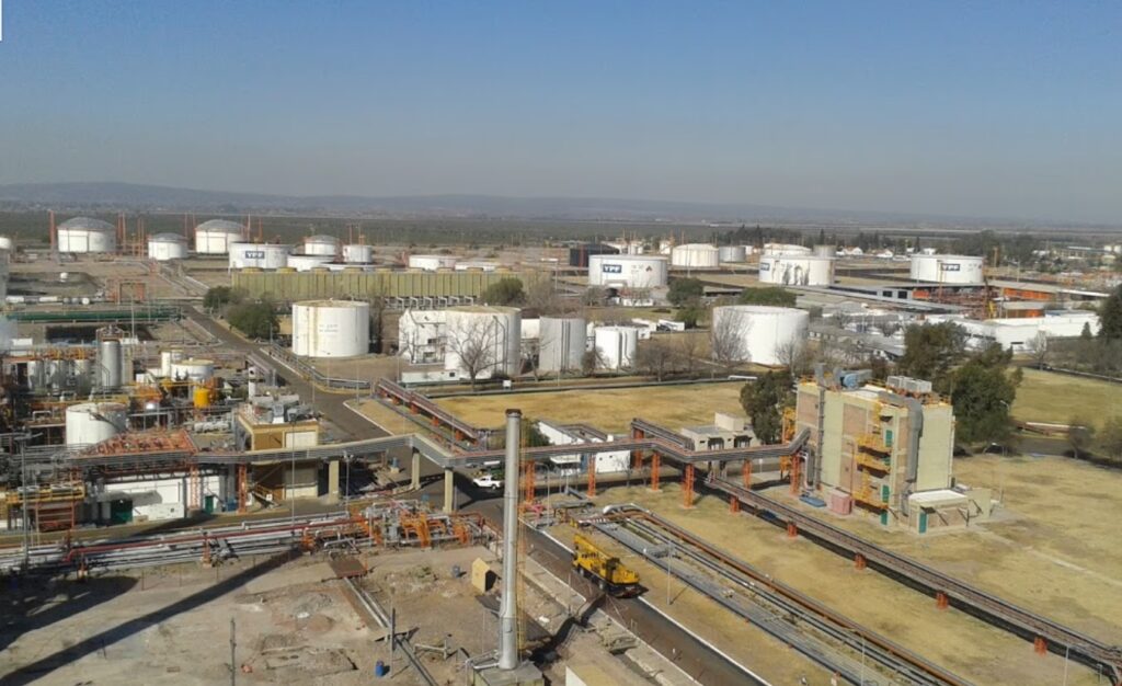 YPF: La Gran Destilería Oculta de Mendoza