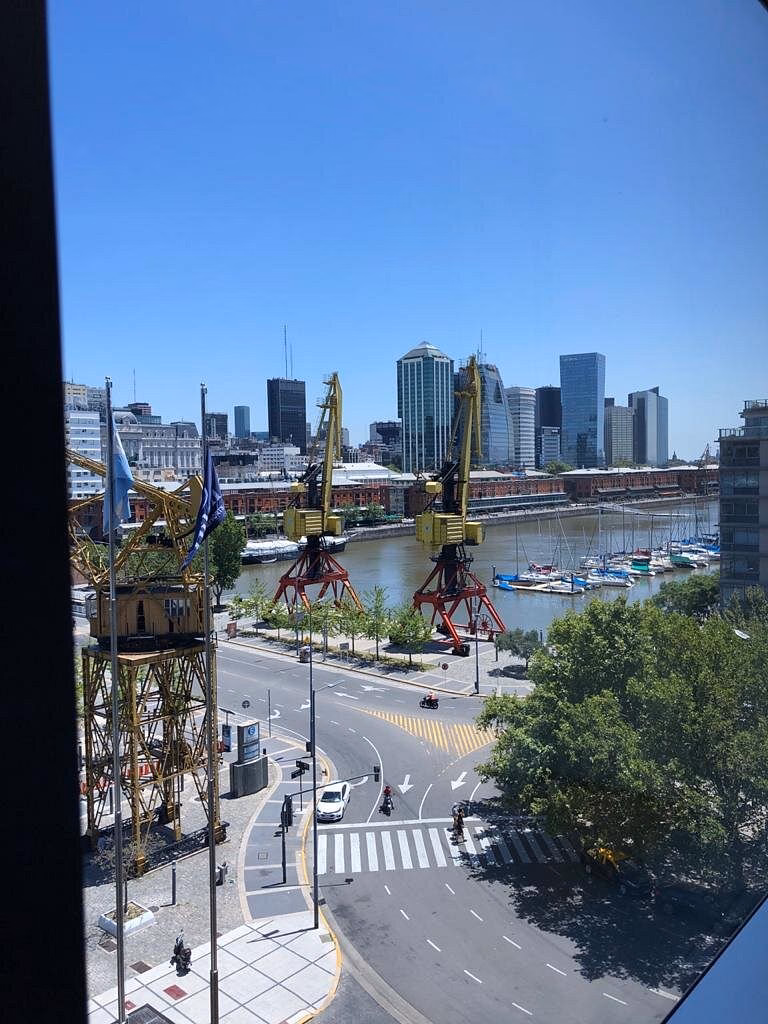 ¿Cómo se llama la aplicación para estacionar en Puerto Madero?