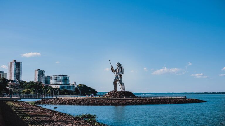 Andresito Guacurarí: El Gigante de Acero de Posadas