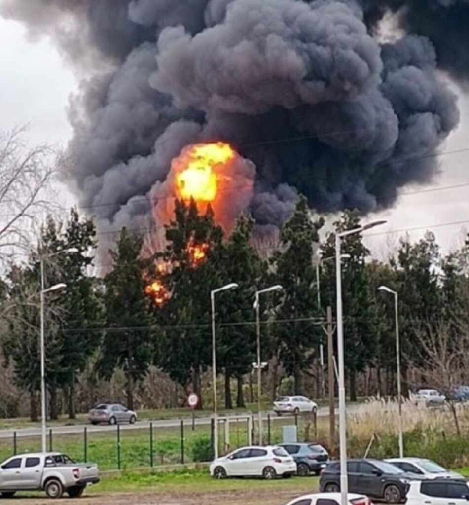 Fuerte Explosión Sacude un Edificio en Villa del Parque
