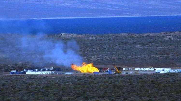 Pozo de Fuego vs. Chimenea: Elige tu Calor Ideal