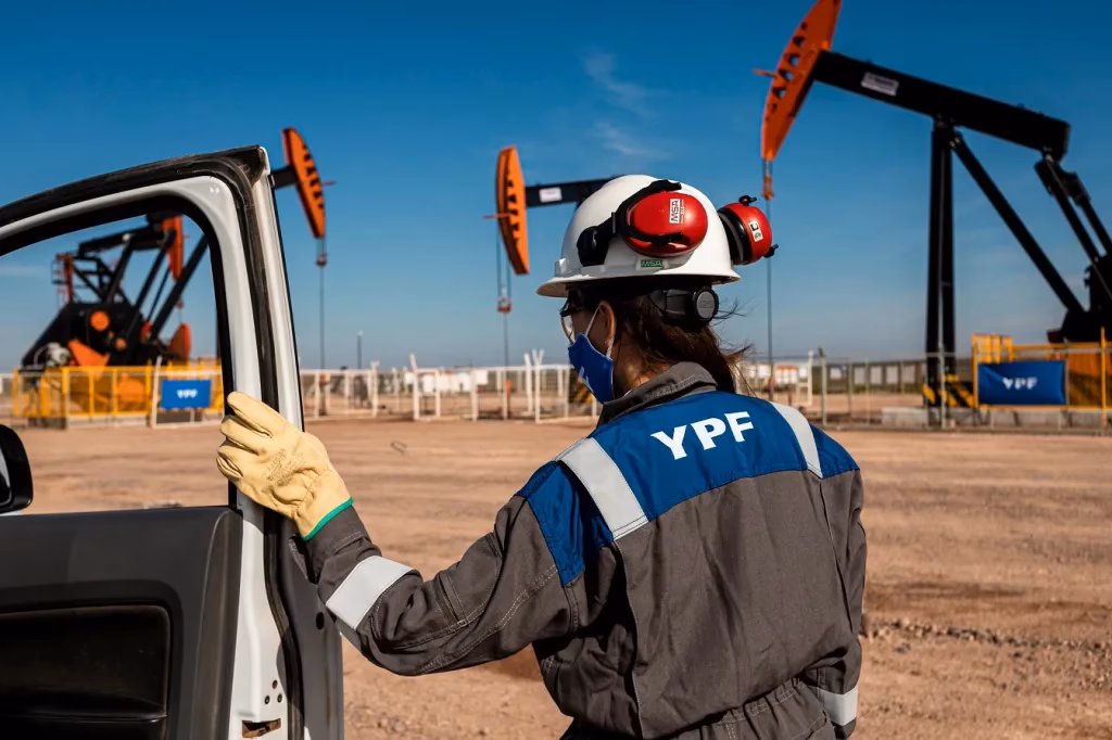 ¿Cuánto gana un ingeniero en petróleo en YPF?