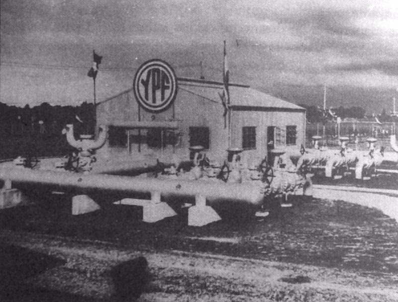 ¿Qué gobierno vendió YPF en Argentina?