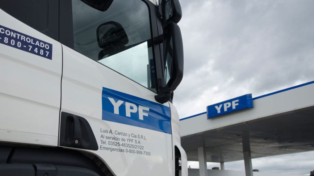 LAC y YPF: La Flota que Mueve la Energía del País