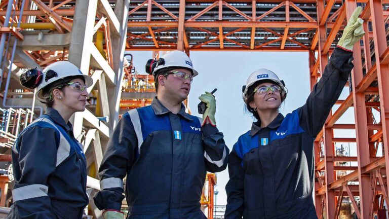 El Mameluco de YPF: La Prenda Viral del Presidente