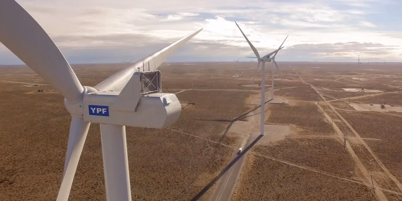 ¿Cuánto produce un generador eólico para una casa?