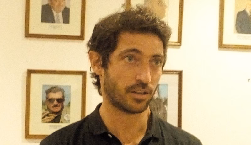 ¿Quién es Santiago Mocorrea?