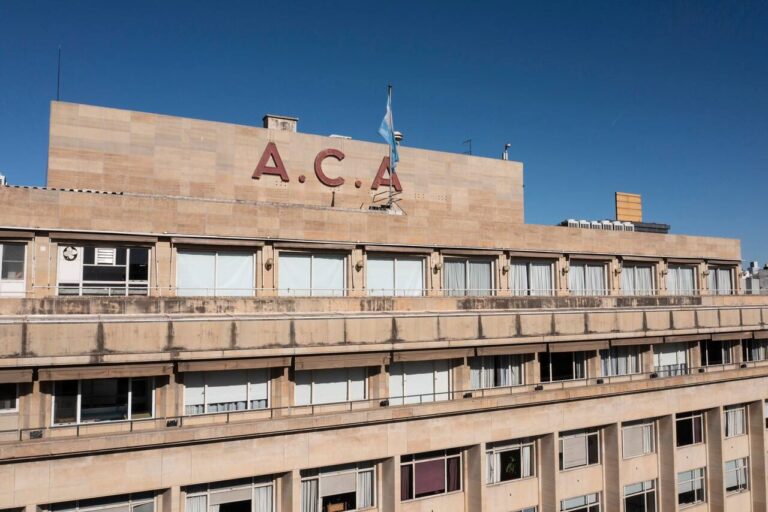 YPF, ACA y Vilar: La Arquitectura del Progreso