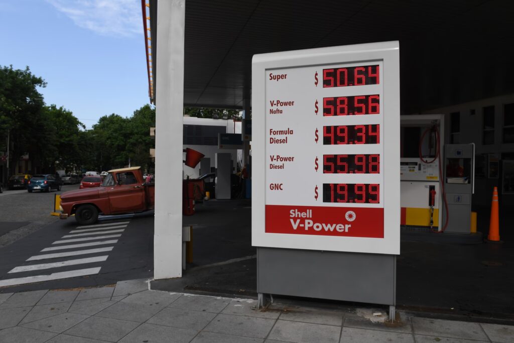 YPF vs. Shell: ¿Qué combustible es más barato?