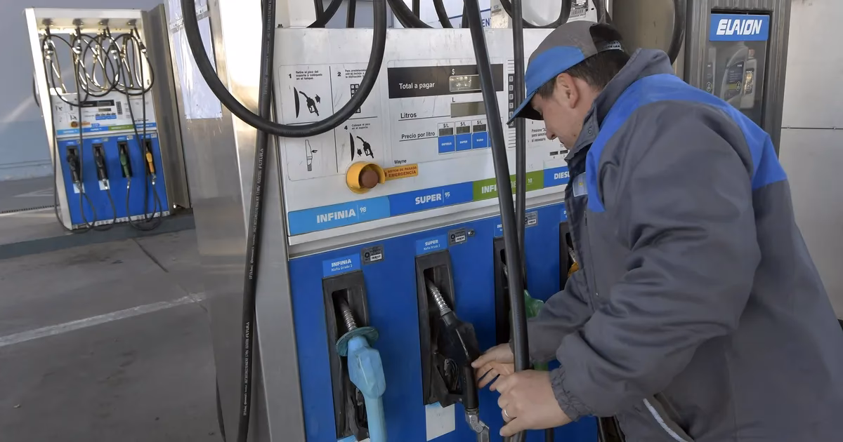 ¿Qué impuestos tiene el combustible en Argentina?