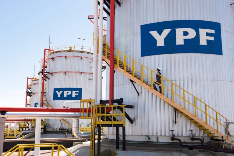 Contratación Directa en YPF: ¿Cuándo y Por Qué?