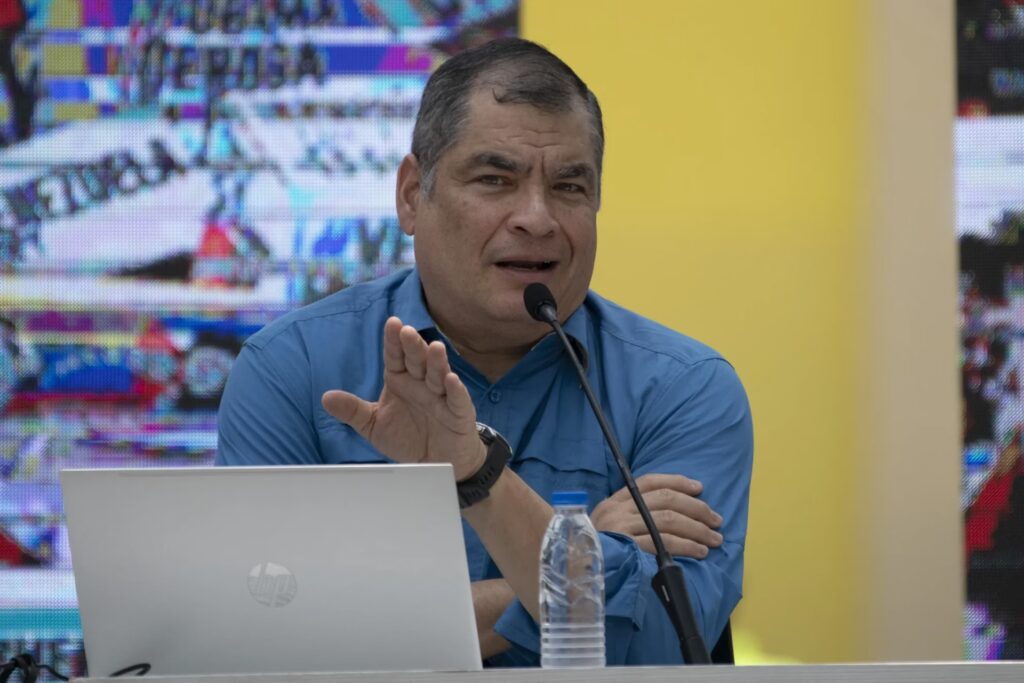 Rafael Correa: Revolución, Deuda y Polémica