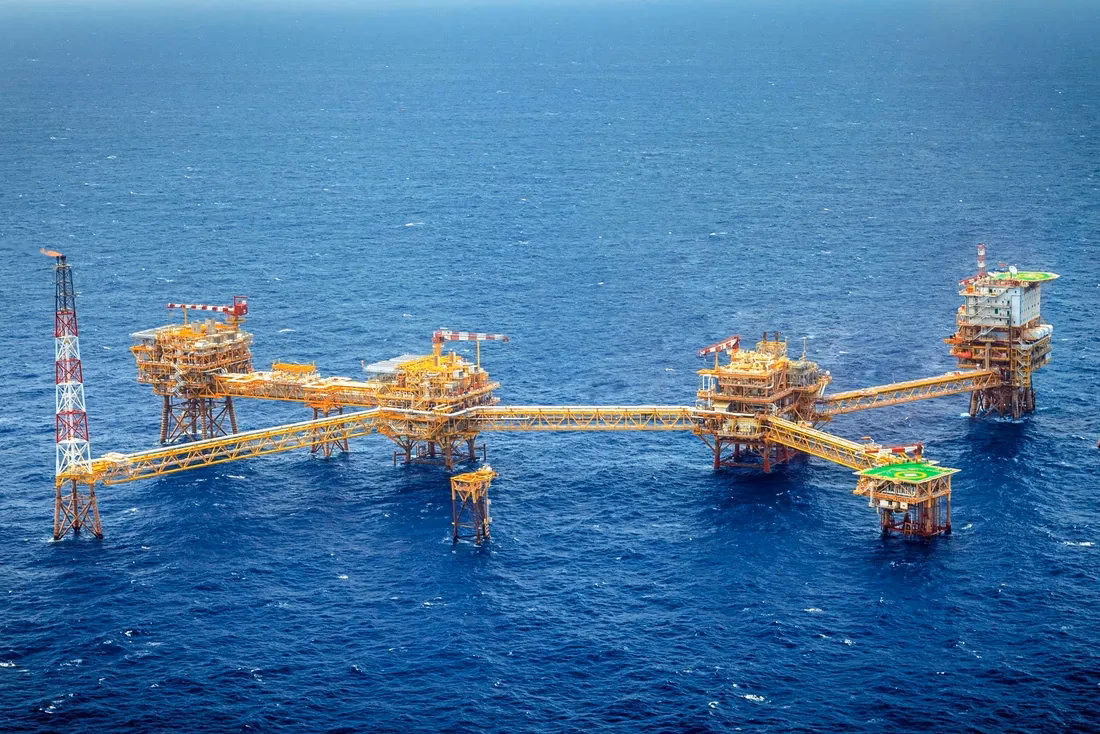 ¿Cómo puedo contactar con Shell Argentina?