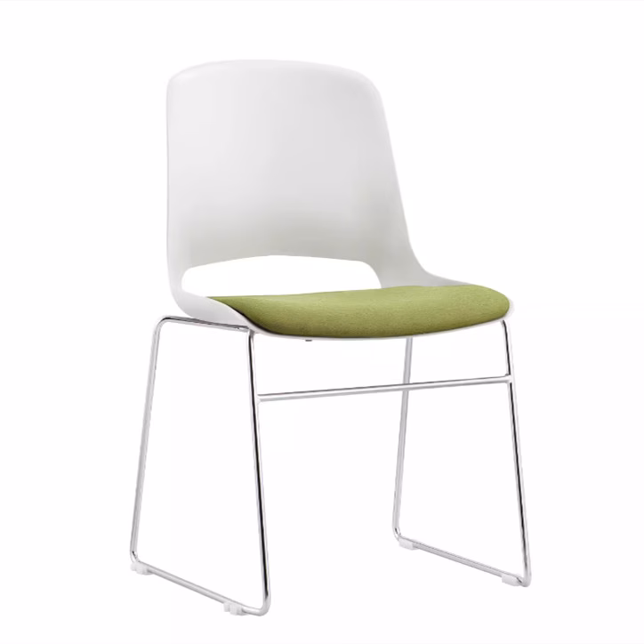 ¿Cuánto pesa una silla apilable Caper?