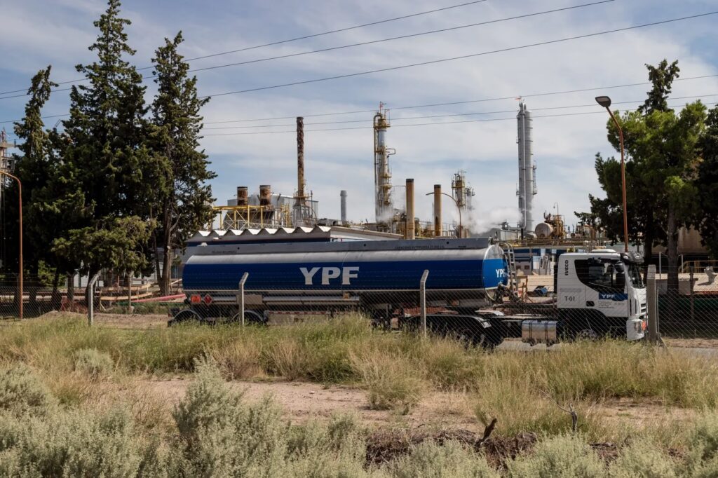 SOPEP y SMPEP: El Compromiso de YPF con los Mares