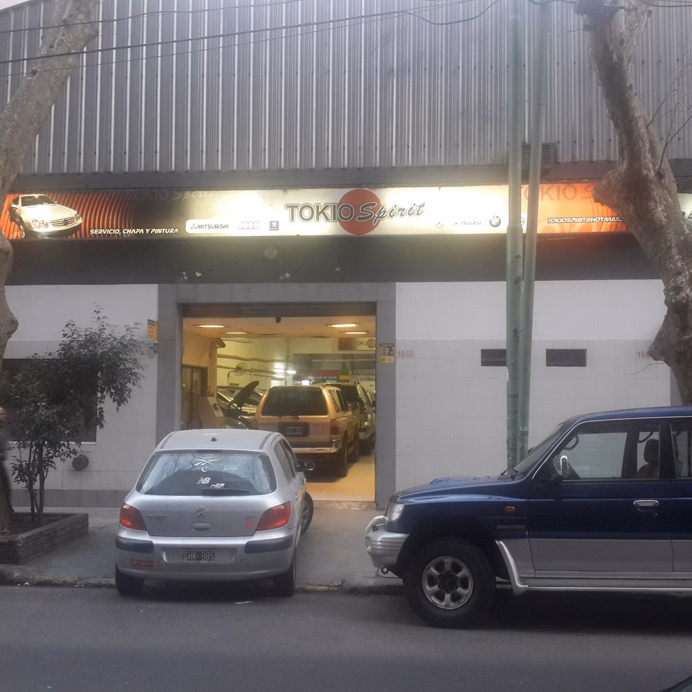 ¿Cómo se dice el lugar donde arreglan carros?