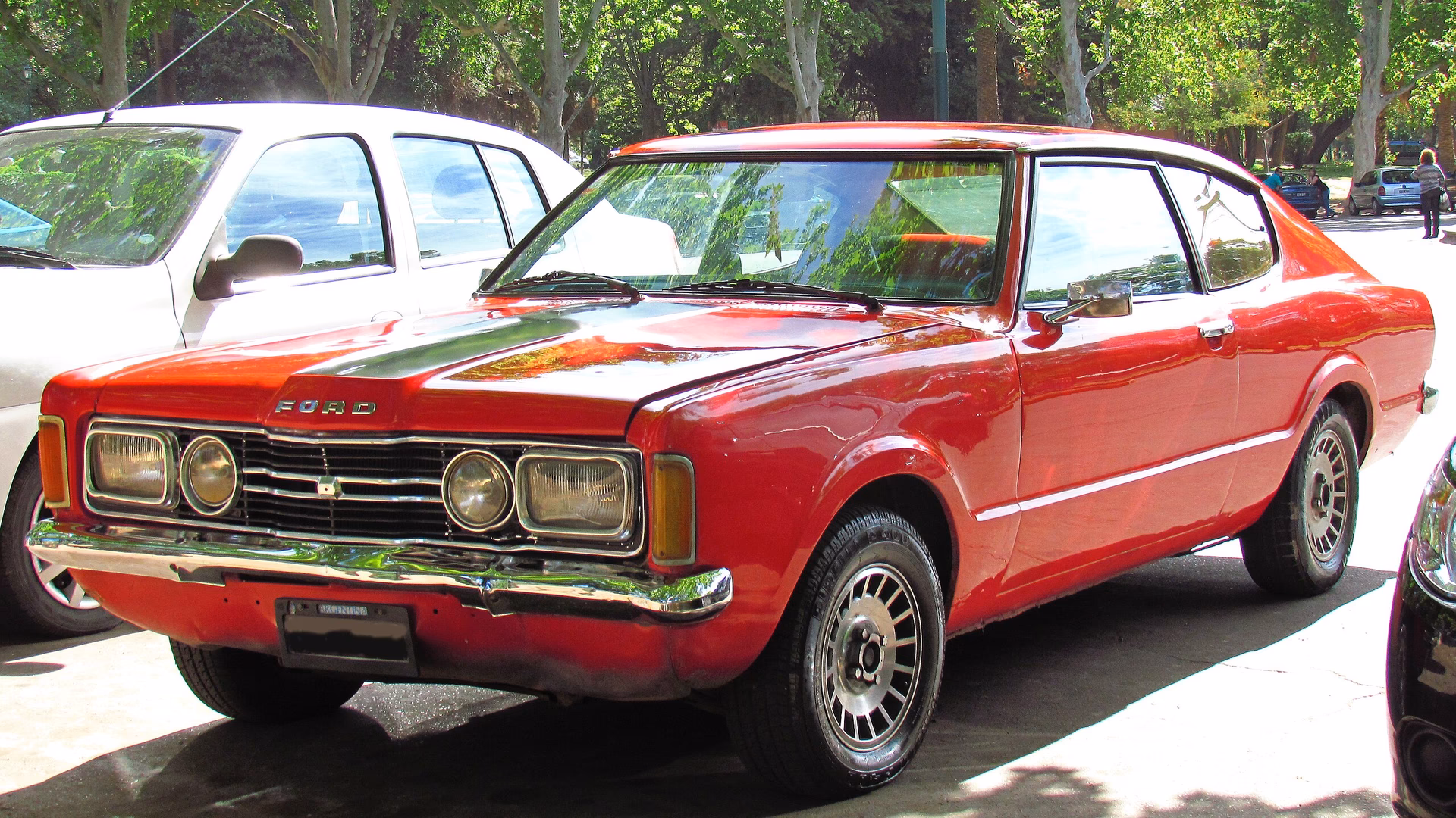 ¿Qué motor tenía el Ford Taunus?