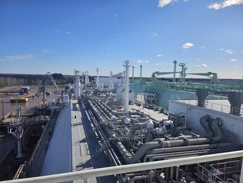 TERMINAL REGASIFICADORA-YPF