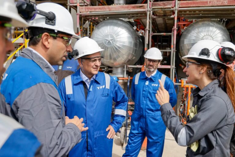 Guía para Trabajar en una Refinería de YPF