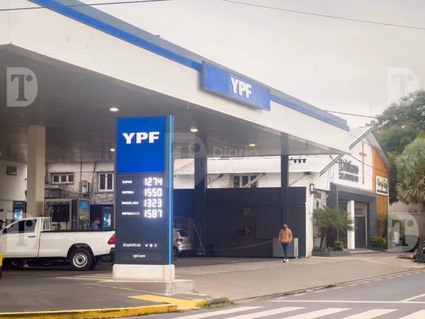 ¿Qué porcentaje bajó la nafta YPF?