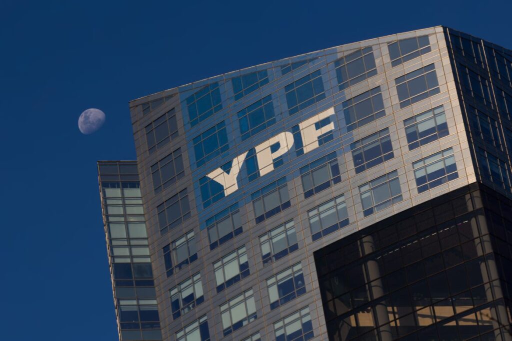 YPF: El Corazón Energético de Argentina