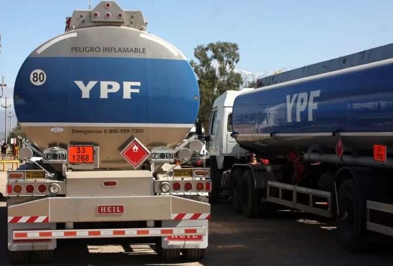 Salario de un Camionero de YPF: ¿Cuánto Ganan?