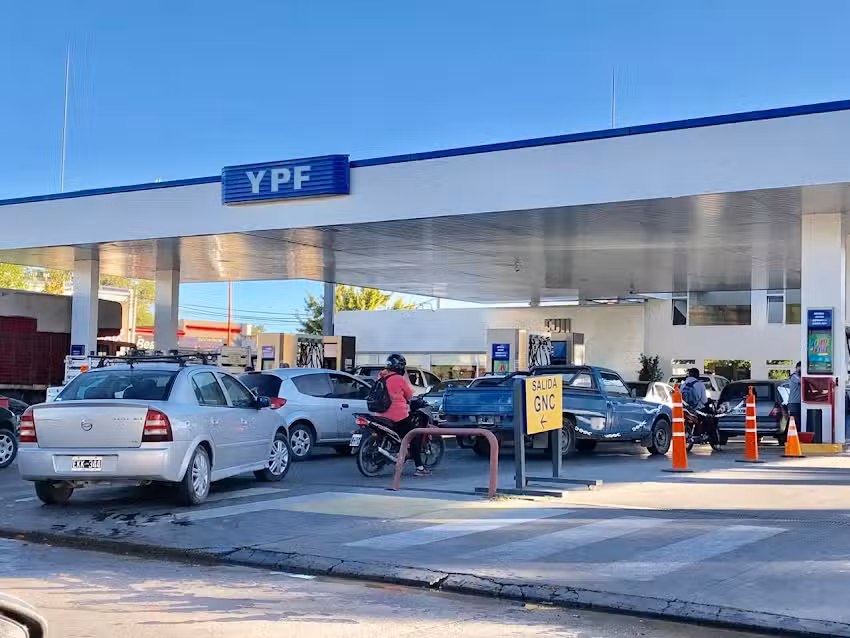 YPF Cucchiara Hnos. Combustible-GNC-Full