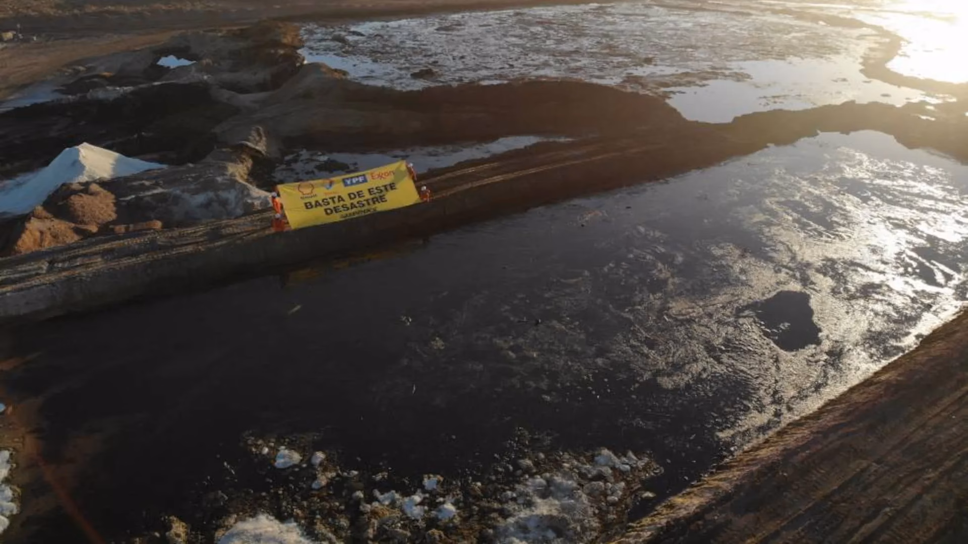 ¿Cómo afectan las empresas petroleras al medio ambiente?
