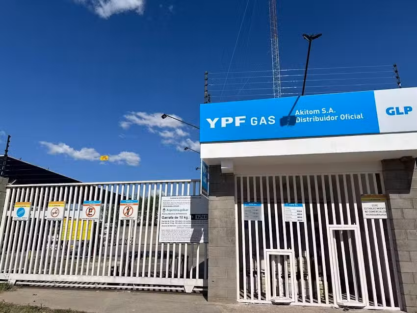 YPF Gas-Akitom SA-Distribuidor Oficial-Depósito Ruta 24