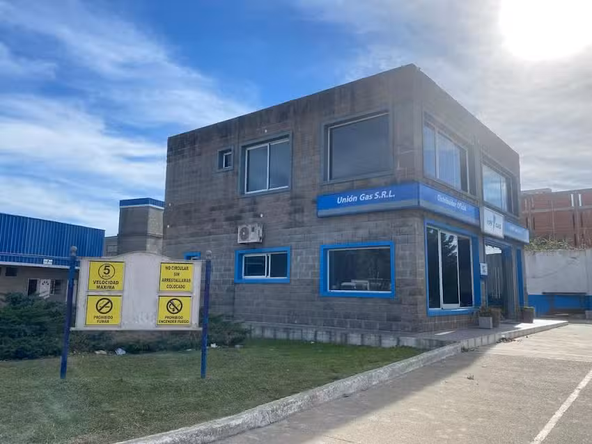 YPF GAS-DISTRIBUIDORA UNION GAS SA-Distribuidor oficial-deposito Ezeiza