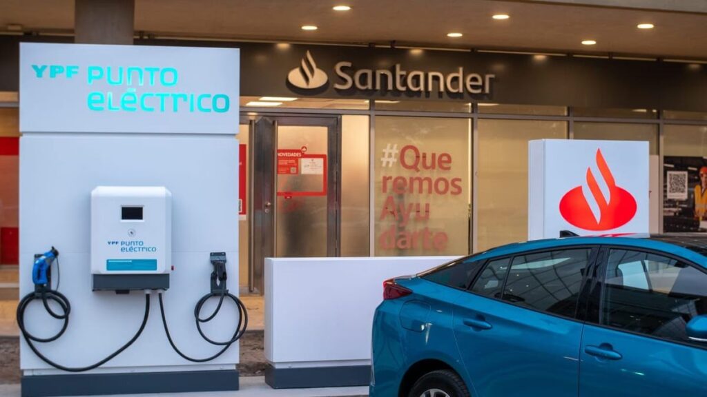 Carga de Autos Eléctricos: Costos, Tiempos y Tipos