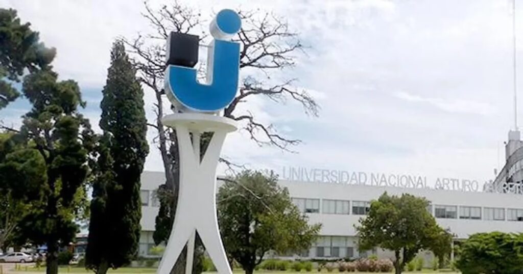 YPF y la UNAJ: Forjando el Futuro Energético