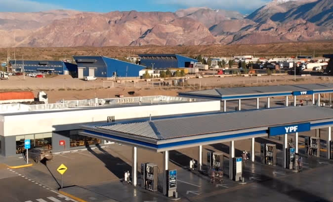 ¿Servicios que ofrece YPF km 1151 Aduana Uspallata?